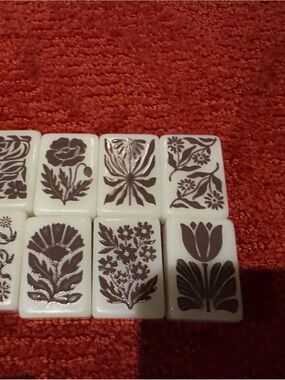 Unbranded Floral  Mahjong Tiles - White with Brown Floral Accents